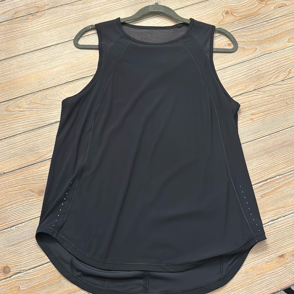 Lululemon sculpt tank with back vent size large black